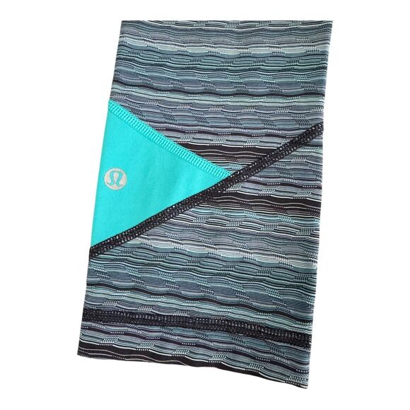 Lululemon Pants Womens 4 Blue Striped Groove Cropped Yoga Athletic Gym - Picture 4 of 5